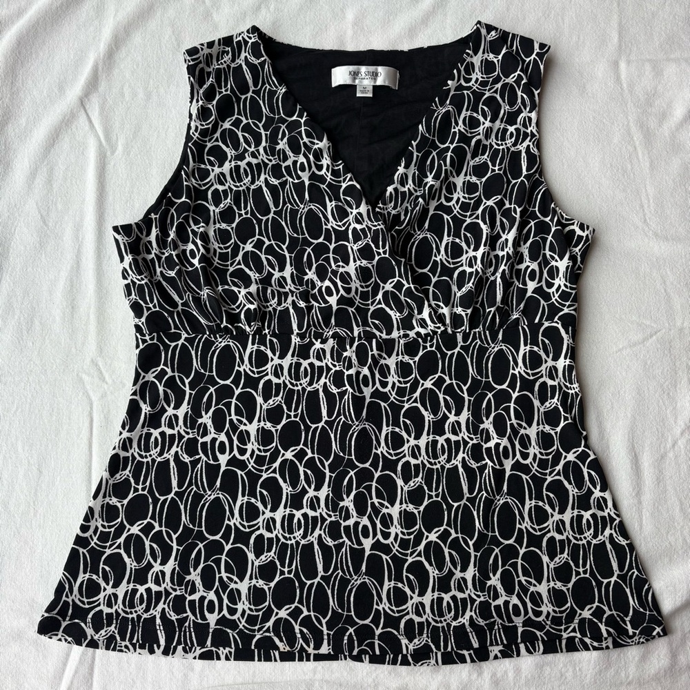 Jones Studio Black and White Patterned Blouse